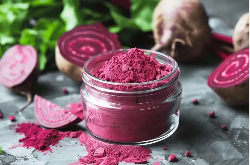 மேக்கப் போடாமலே அழகா தெரியனுமா? ரெண்டே பொருள் தான்!