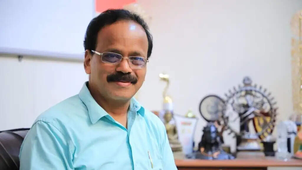 3 நாளைக்கு 10 லட்சமா? கடைசில டிமிக்கி கொடுத்த பிரபல காமெடி நடிகர்