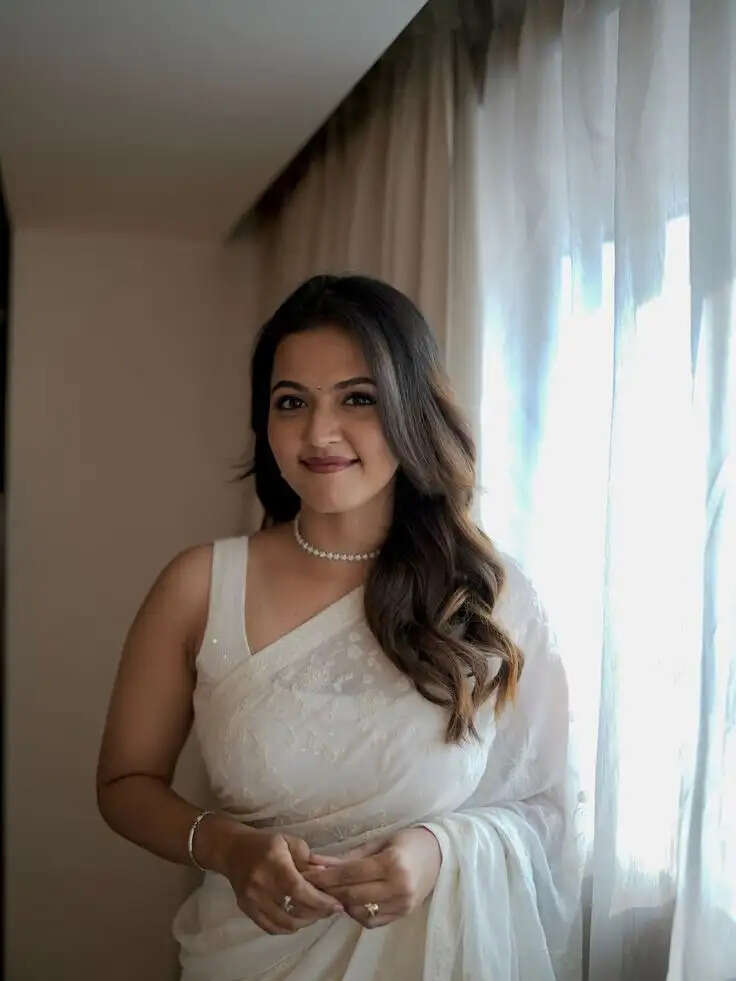 விஜய் பட நடிகையை ஜோடியாக்கிய சந்தானம்!.. அடுத்த ஹாரர் காமெடி டைட்டில் ‘லவ் பைட்’!..
