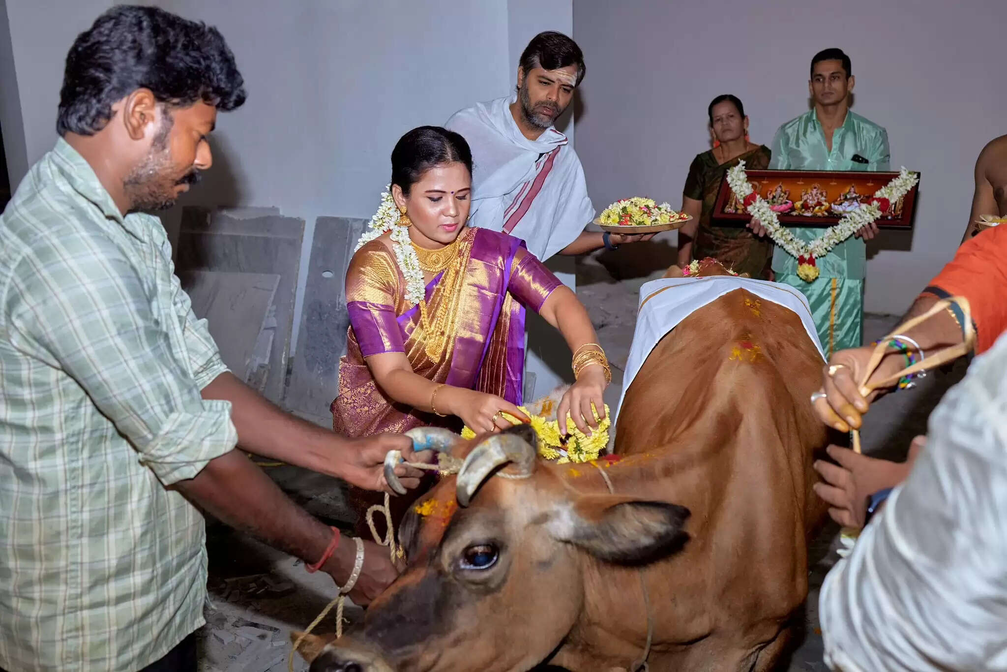 வீட்டுல விசேஷமுங்கோ!.. கணவருடன் சேர்ந்து மகிழ்ச்சியான செய்தி சொன்ன விஜே மணிமேகலை..!