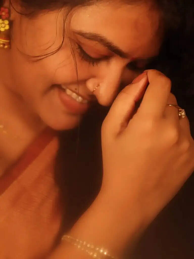 Rachitha Mahalakshmi: ஒளியிலே தெரிவது தேவதையா?- ரச்சித்தா மகாலட்சுமி கலக்கல் போட்டோஸ்