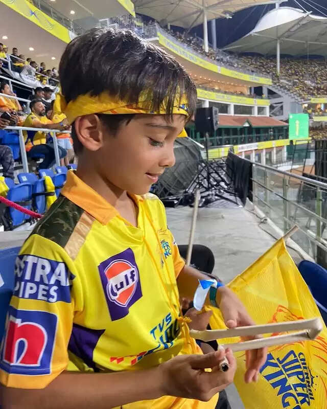 தனுஷ் முதல் ஷாலினி வரை!.. சென்னை சூப்பர் கிங்ஸ் வெற்றியை சேப்பாக்கத்தில் கொண்டாடிய பிரபலங்கள்!..