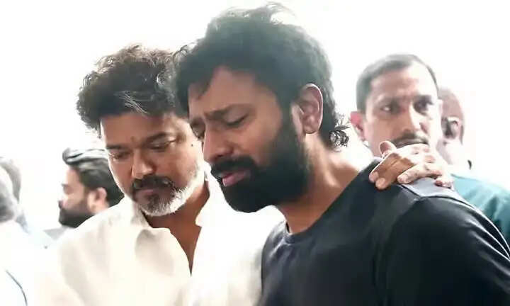 அன்று தாலி எடுத்து கொடுத்தீங்க.... இன்று என் அப்பாவுக்கு - சாந்தனு உருக்கம்!