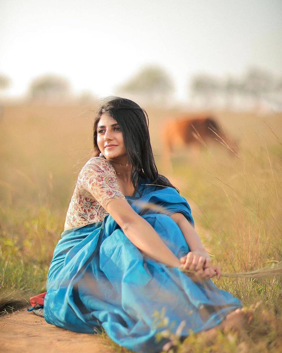 இவ்ளோ க்யூட்டா இருந்தா லவ் பண்ணிடுவோம்!.. பசங்க மனச கெடுக்கும் கேப்ரியல்லா..