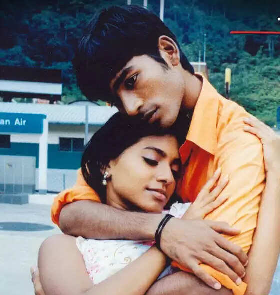 இந்த பள்ளியின் நிறுவனர் தனுஷுக்கு ஜோடியாக நடித்தவரா? அட சூப்பர் ஹிட் பட நாயகியா இவங்க
