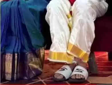 ஒரு வழியா முடிஞ்சுப்பா கல்யாணம்! இருந்தாலும் பிரேம்ஜி காலில் இத நோட் பண்ணீங்களா?