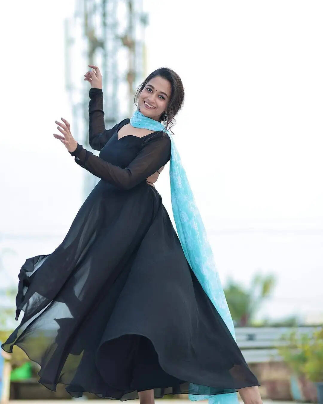 க்யூட்னஸ் சும்மா அள்ளுது!.. பாண்டியன் ஸ்டோர்ஸ் காவ்யா போட்டோவுக்கு குவியும் லைக்ஸ்