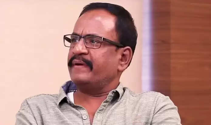 அவன ஒன்னுமே பண்ண முடியாதுய்யா!.. இளையராஜா பாட்டை கேட்டு எமோஷனால் ஆன வைரமுத்து!...