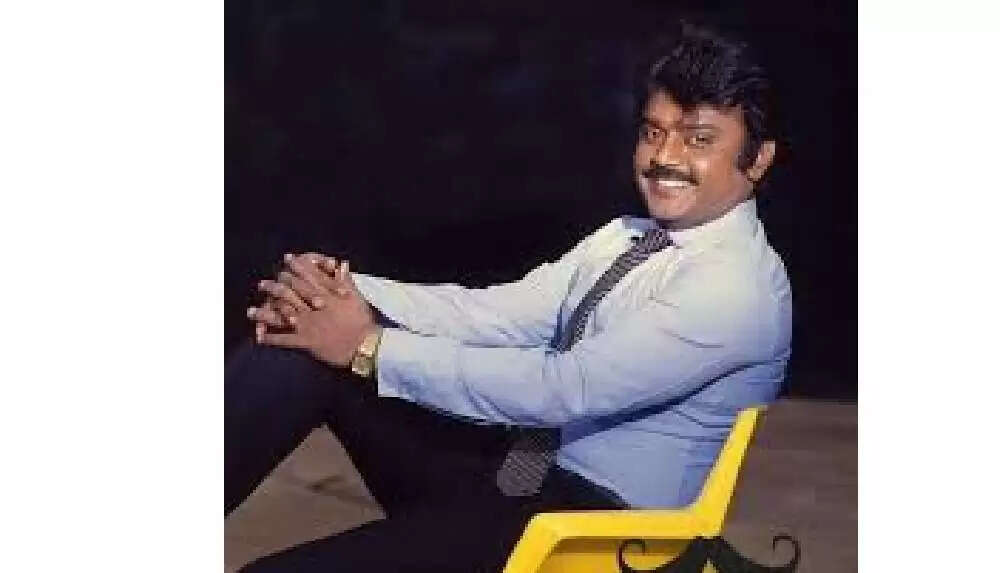 ஜஸ்டு மிஸ்... இல்லேன்னா இவருதான் ‘ஆக்சன் கிங்’.. ஆறடி நடிகரை அரவணைத்த கேப்டன்..