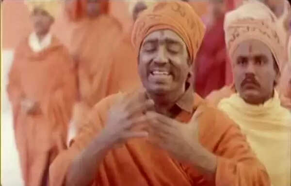 அந்த மாதிரி ஒரு பாட்டு வேணும்!. இசைஞானியிடம் கேட்ட கமல்!. குணா பட பாடல் உருவானது இப்படித்தான்!.