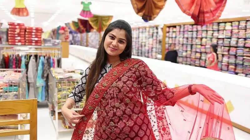 சிறகடிக்க ஆசை சீரியல் நடிகை செய்த ஷாப்பிங்!.. இணையத்தில் வைரலாகும் வீடியோ