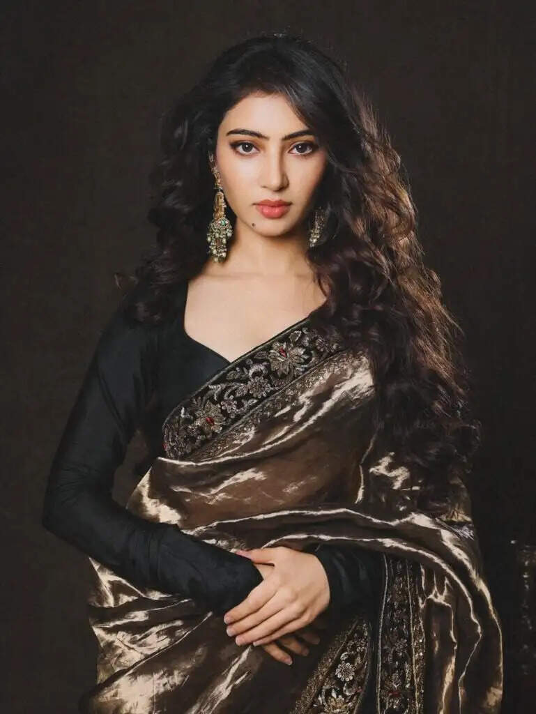தெய்வத்திருமகள் குட்டி பாப்பாவா இது?!.. அடுத்த ஹீரோயின் ரெடி!.. வைரல் போட்டோஸ்..