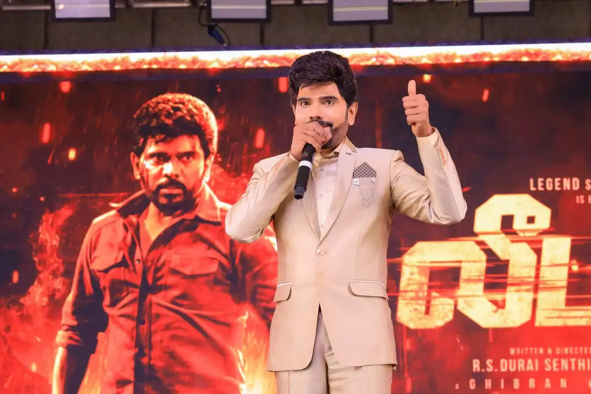 லெஜெண்ட் சரவணன் நடிக்கும் 'லீடர்' படத்தின் இசை &amp; ஆக்ஷ‌ன் டீசர் வெளியீடு