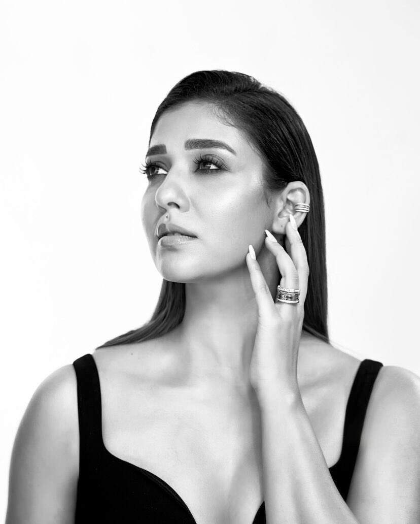 பில்லா நயன்தாரா இஸ் பேக்!.. விருது விழாவுக்கு உச்சகட்ட கிளாமரில் சென்ற லேடி சூப்பர் ஸ்டார்!..
