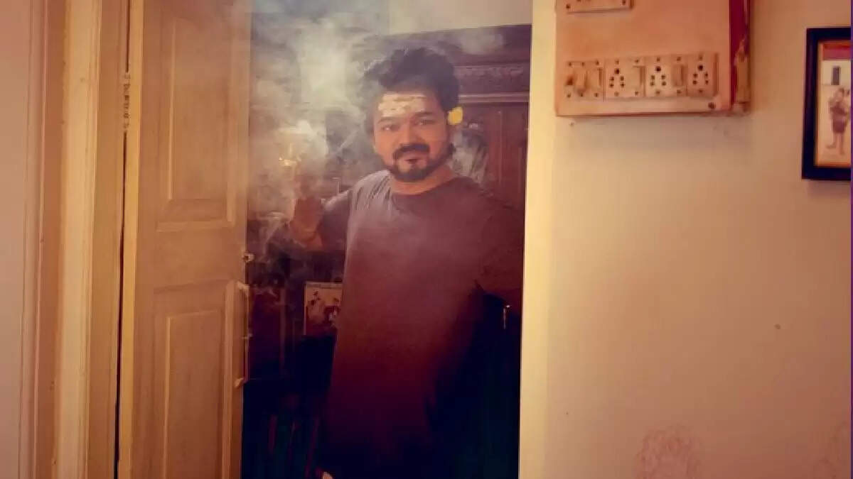 எஸ்ஏசி படத்தையே சுட்டு அண்ணனை வச்சு எடுத்திருக்காரு விபி.. குட்டு உடைஞ்சிட்டா!