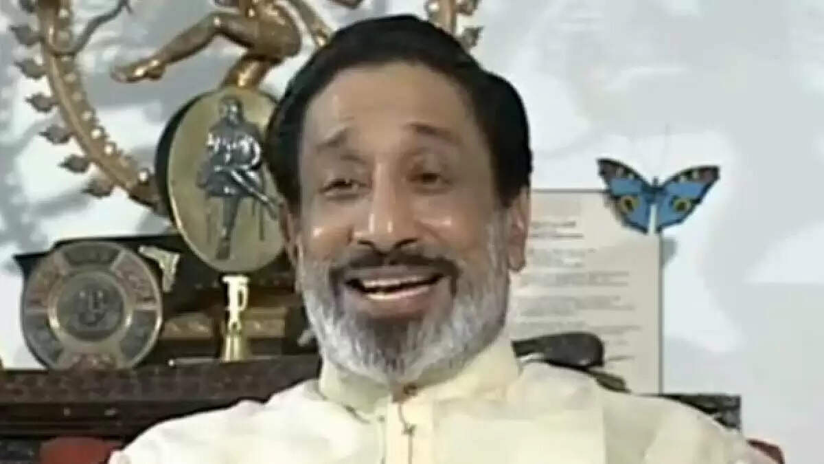 அவரு சொன்னதனால தான் இந்தியன் படத்துல கமல் நடிக்கவே சம்மதித்தாராம்... யார் அந்த பிரபலம்?