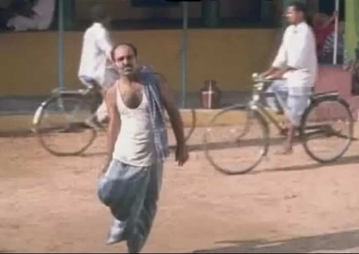 வடிவேலுவிடம் பேக்கரி கதையை கேட்கும் நபராக நடித்தவர் யார் தெரியுமா?!.. ஒரு ஆச்சர்ய தகவல்!