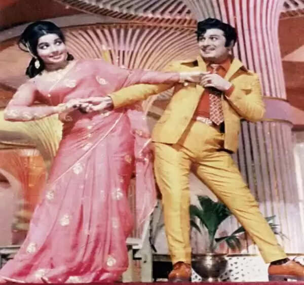 திருமணத்திற்கு ஆசைப்பட்ட ஜெயலலிதா!.. தள்ளி வைத்து தவிர்த்த எம்.ஜி.ஆர்!.. எழுத்தாளர் பகீர் தகவல்!..