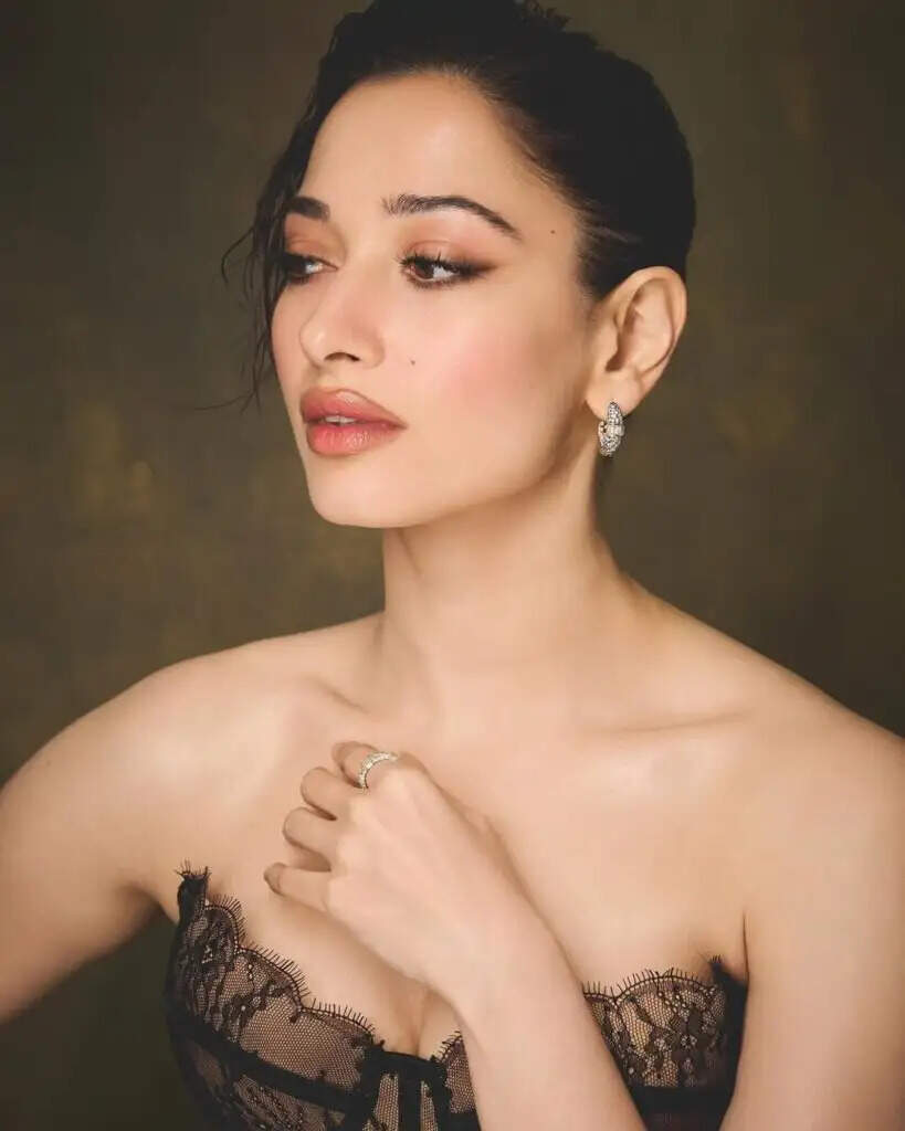 Tamanna: விருது நிகழ்ச்சிக்கு கவர்ச்சியாக வந்த தமன்னா