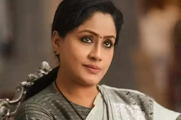 Vijayasanthi: அடி வாங்கி தான் சூப்பர் ஸ்டார் ஆனேன்.. நீண்ட நாளுக்கு பிறகு விஜயசாந்தி கொடுத்த பேட்டி
