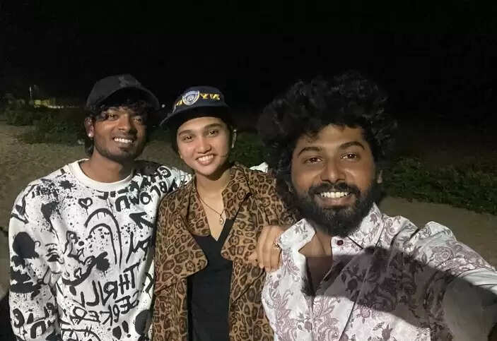 ஒண்ணு கூடிட்டாங்கய்யா!.. வனிதா மகளுடன் கெட்டுகெதர் போட்டது யாருன்னு பாருங்க.. ஷாக் ஆகிடுவீங்க!