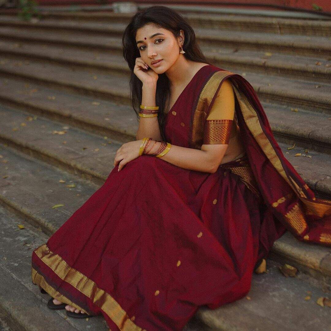 ஐயோ சைனிங் இடுப்ப காட்டியே இழுக்குறியே!.. ஜெயிலர் பட நடிகை கொடுத்த போஸ பாருங்க!..