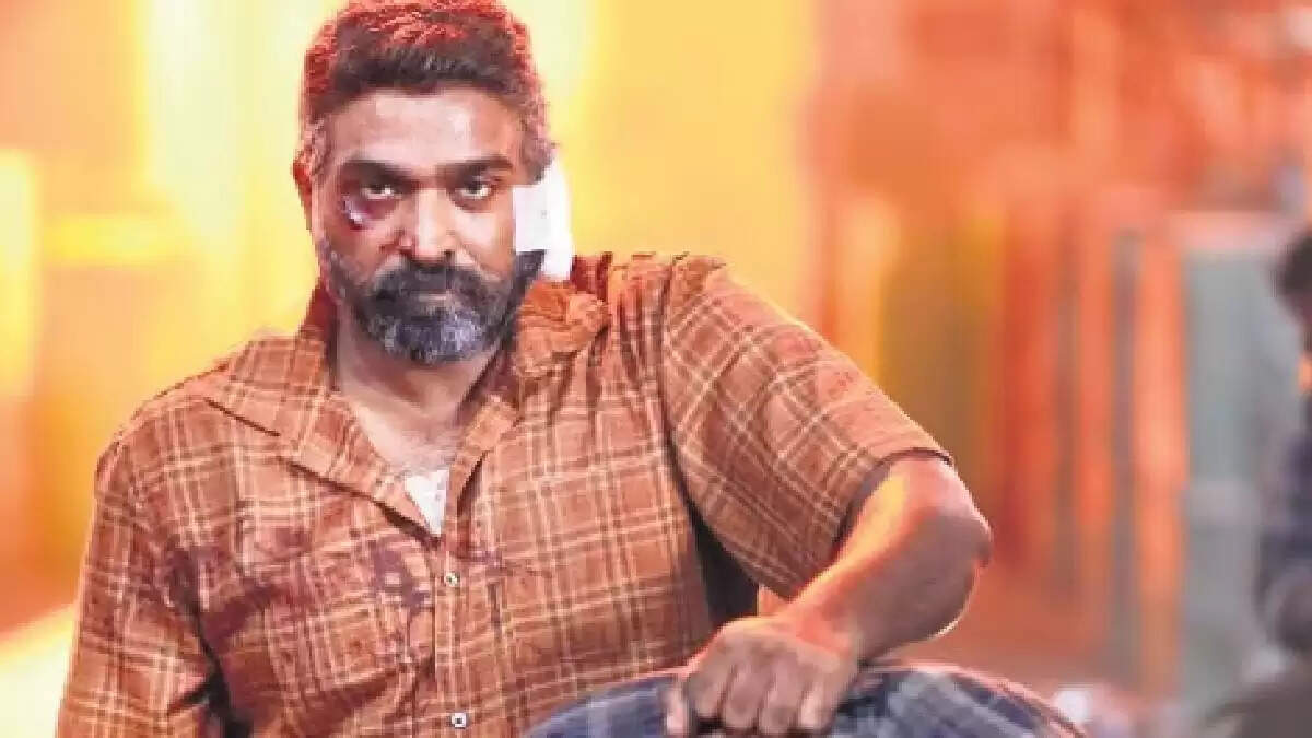 தடாலடியாக சம்பளத்தை உயர்த்திய விஜய் சேதுபதி... இந்த நிலைமைல இதெல்லாம் சரியா? பிரபலம் கேள்வி