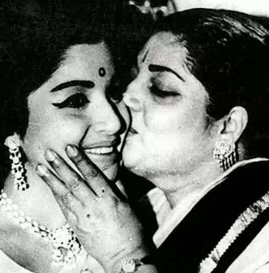 ஜெயலலிதா தாயாரின் மறைவுக்கு எம்.ஜி.ஆர் காரணமா?!. கண்ணதாசனால் கடுப்பான பொன்மனச் செம்மல்!..