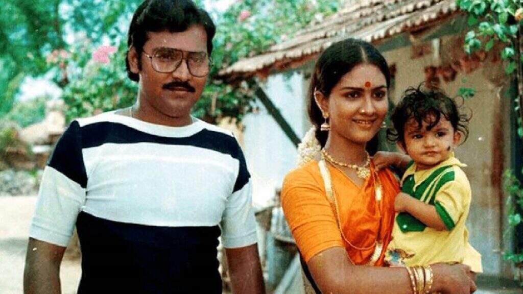 போஸ்டர் கூட ஒட்டல!.. ஆனாலும் பாக்கியராஜ் செய்ததோ மகத்தான சாதனை... எந்தப் படம்னு தெரியுமா?