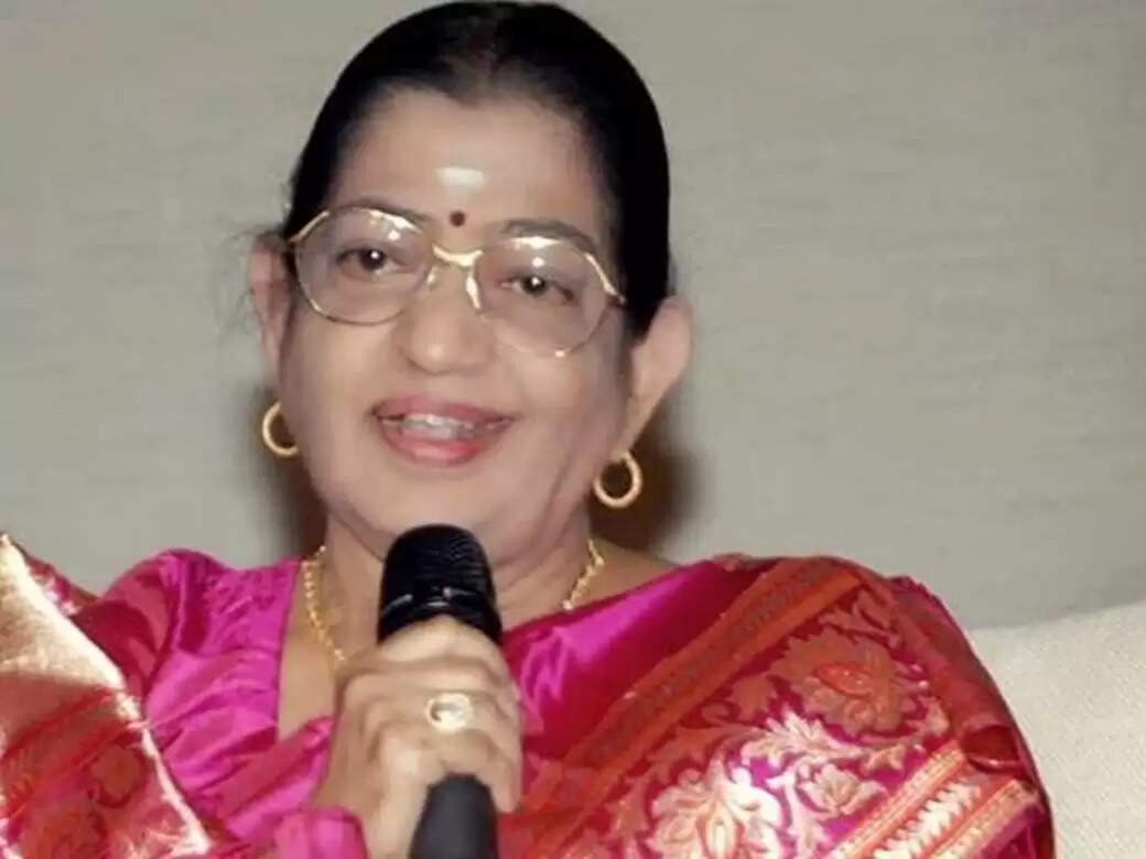 எம்.எஸ்.வி பாடலை பாட முடியாமல் அழுத பெண்.. பின்னளில் பிரபல பின்னணி பாடகி.. அட அவரா?!..