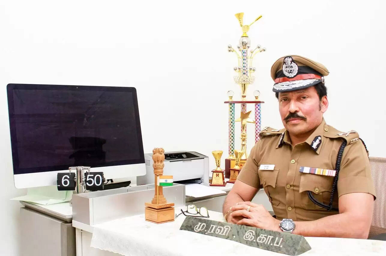 விஜயோட இன்ஸ்பிரேஷன் யார் தெரியுமா? அதான் அந்த கெட்டப்பில் மாஸ் காட்டினாரா தளபதி?