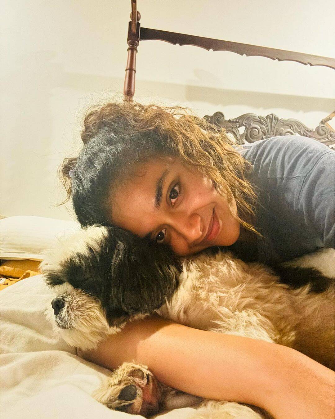 40 நாள் கழிச்சு கீர்த்தி சுரேஷ் பார்த்த அந்த வேலை!.. பெட்ல யாரோட படுத்துருக்காரு பாருங்க!..