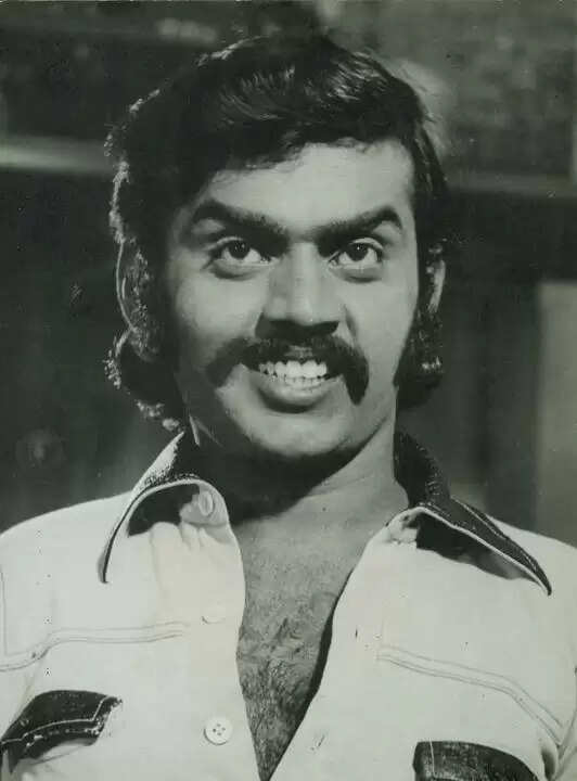 ஸ்கூல்ல படிக்கும்போதே வள்ளலாக இருந்த விஜயகாந்த்!.. அப்பாவின் கோபத்துக்கு ஆளான கேப்டன்..