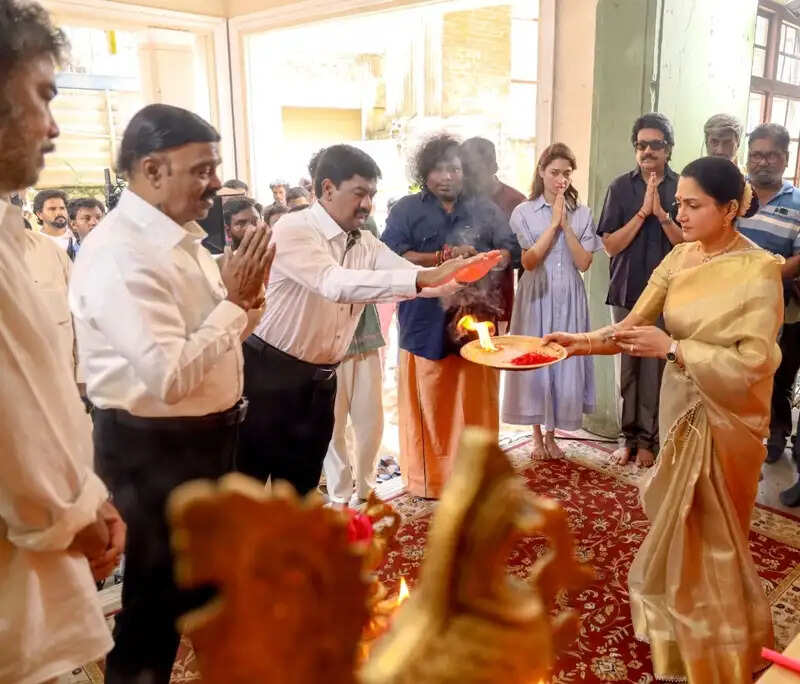 விஷால் சுந்தர்.சி காம்போ புருஷன் படத்துவக்க விழா புகைப்படங்கள்