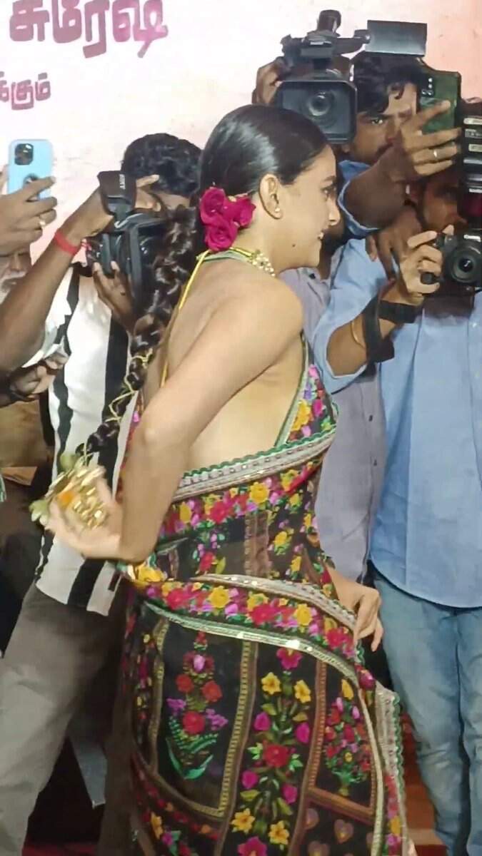 எல்லாம் மும்பை செய்த மாயம்!.. ரகு தாத்தா ஆடியோ லாஞ்சுக்கு ஓப்பன் டிரெஸ்ஸில் வந்த கீர்த்தி சுரேஷ்!..