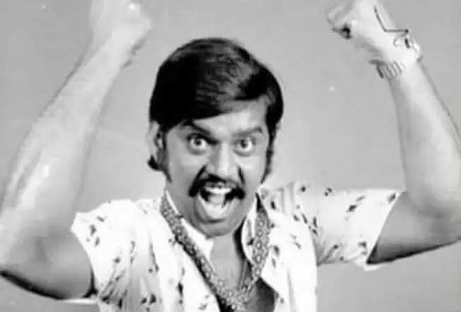 இவன்தான்டா அந்த ஹீரோ அடிங்கடா!.. விஜயகாந்தை துரத்திய ரசிகர்கள்!.. மகன் சொன்ன ஷாக்கிங் நியூஸ்..