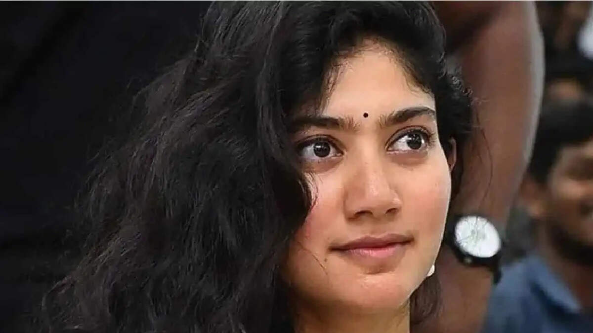 காதலில் விழுந்த சாய் பல்லவி&hellip; 10 ஆண்டு கால லவ்வர் இவர்தானாம்.. அப்செட்டில் ரசிகர்கள்