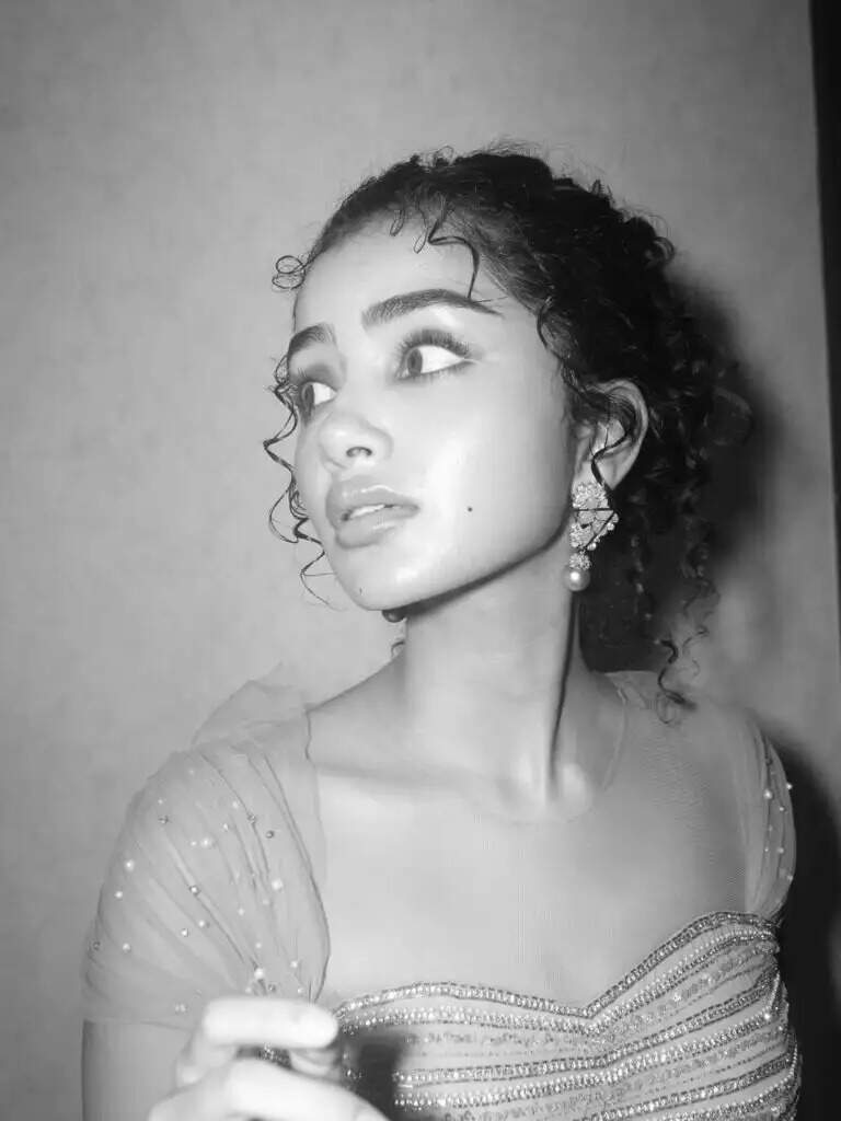 Anupama Parameswaran: சொக்க வைக்கும் அழகி அனுபமா பரமேஸ்வரன் அழகிய போட்டோஸ்
