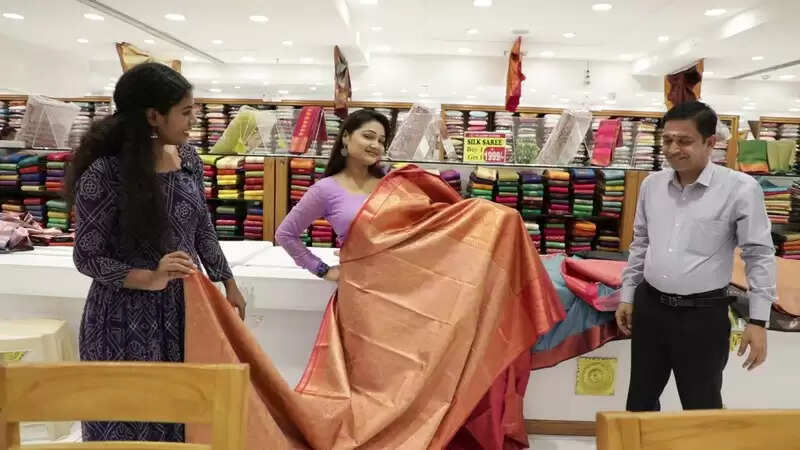 ஏகப்பட்ட கலெக்‌ஷன்.. விலையும் இவ்வளவு குறைவா?.. வாயடைத்து போன பிரியங்கா நல்காரி..