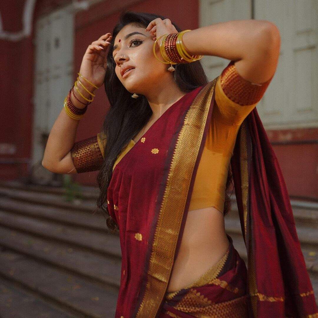 ஐயோ சைனிங் இடுப்ப காட்டியே இழுக்குறியே!.. ஜெயிலர் பட நடிகை கொடுத்த போஸ பாருங்க!..
