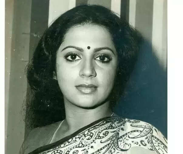 எம்.ஜி.ஆரிடம் &lsquo;ஐ லவ் யூ&rsquo; சொன்ன பிரபல நடிகை!.. அட அவரு கமலையும் விட்டு வைக்கலயே!..