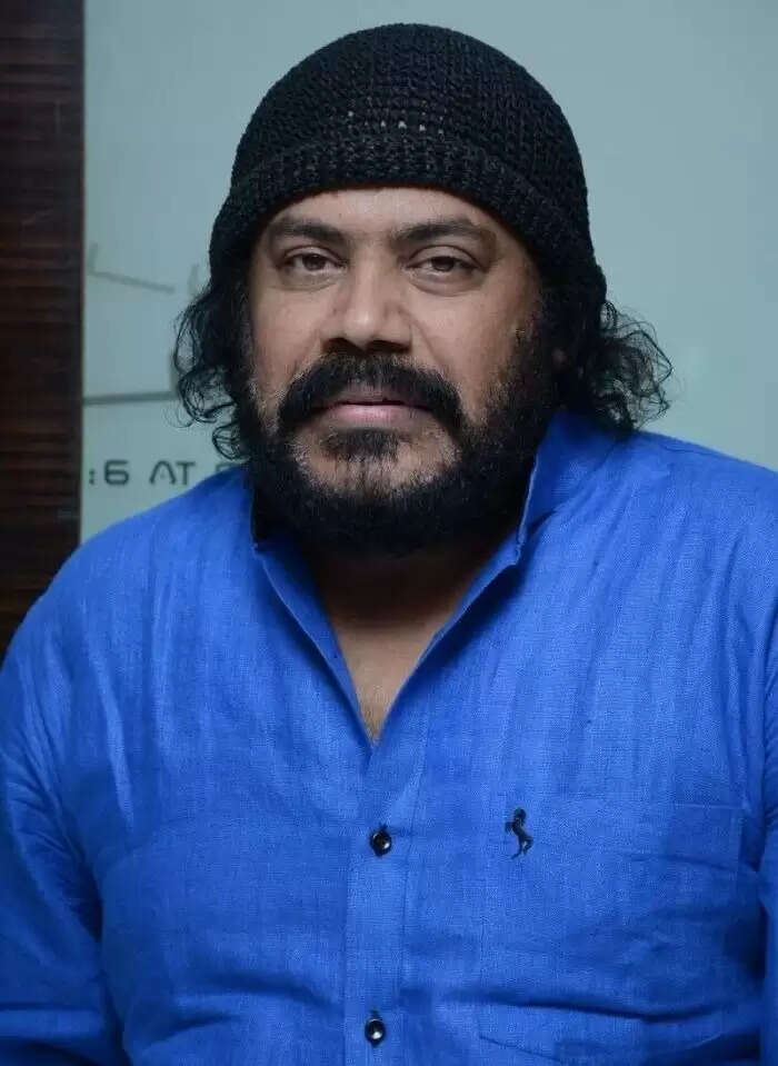 மோகன்லால் பலமுறை சொல்லியும் கேட்காத விஜய்!.. கோபத்தில் பேசாமல் போன நடிகர்!..