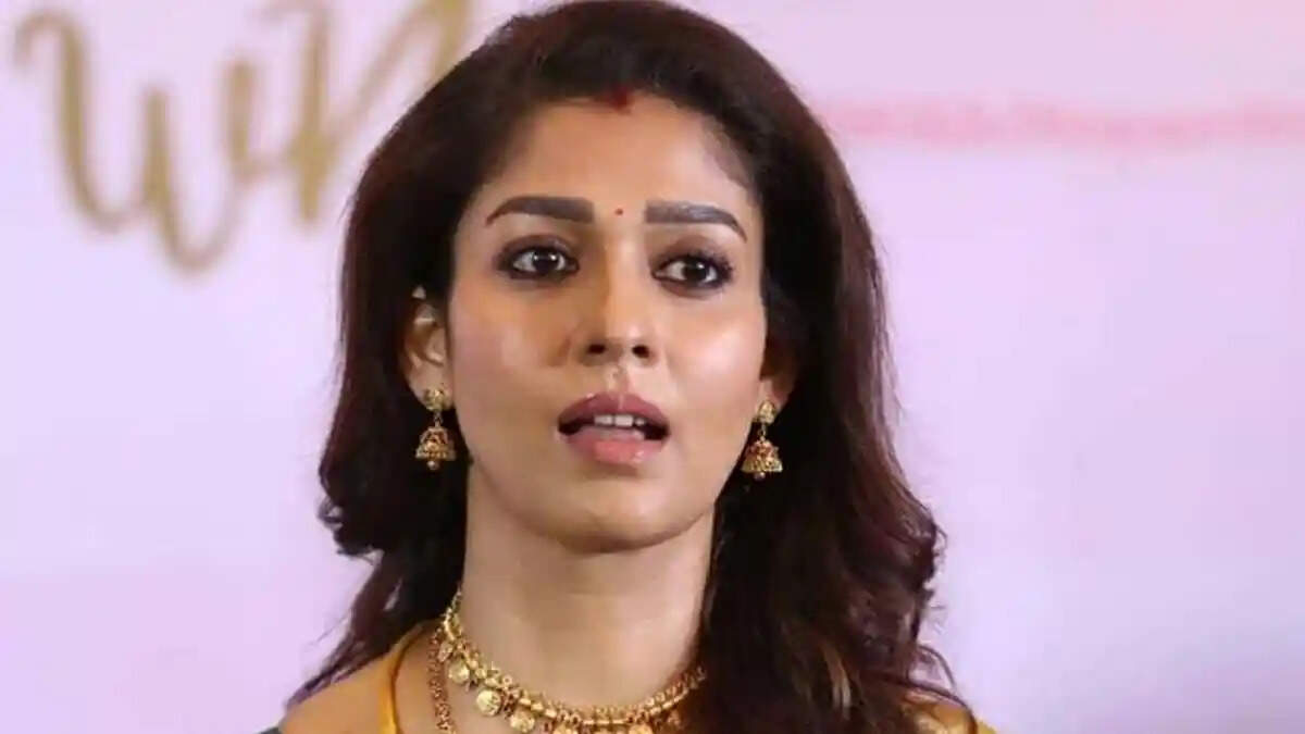 டெலிவரி பாய், ஆட்டோ டிரைவரால 'நிம்மதியே' போச்சு... நயன்தாராவை விளாசும் ரசிகர்கள்!