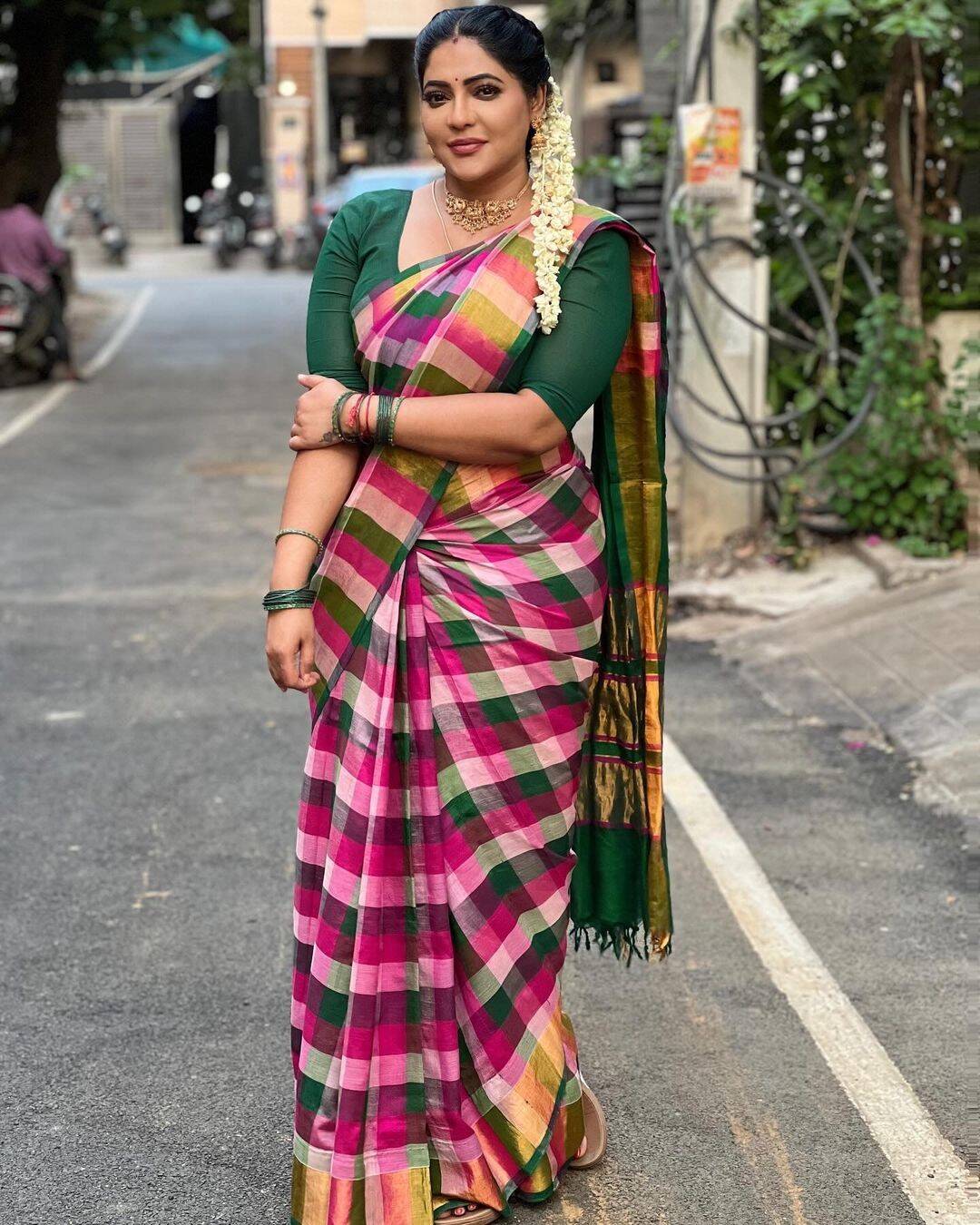 இழுத்து மூடினாலும் எடுப்பா தெரியுது அழகு!.. ரேஷ்மாவை நாட்டுக்கட்ட என வர்ணிக்கும் ரசிகர்கள்!..