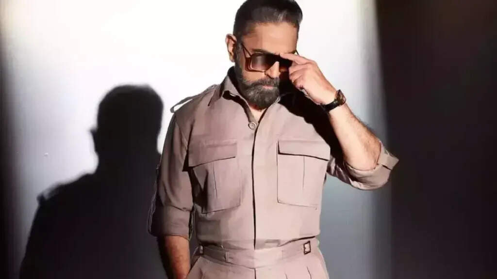 உலகநாயகனுக்கே சோதனையா...? ஏர்போர்ட்ல நாலு மணி நேரமாக கமலுக்குத் தொல்லை...!