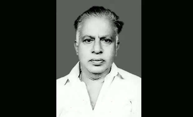 என் ராசா.. நீதான் என் புருஷன்!.. திடீரென எம்.ஜி.ஆரை கட்டிப்பிடித்த பெண்.. எப்போது நடந்தது தெரியுமா?..