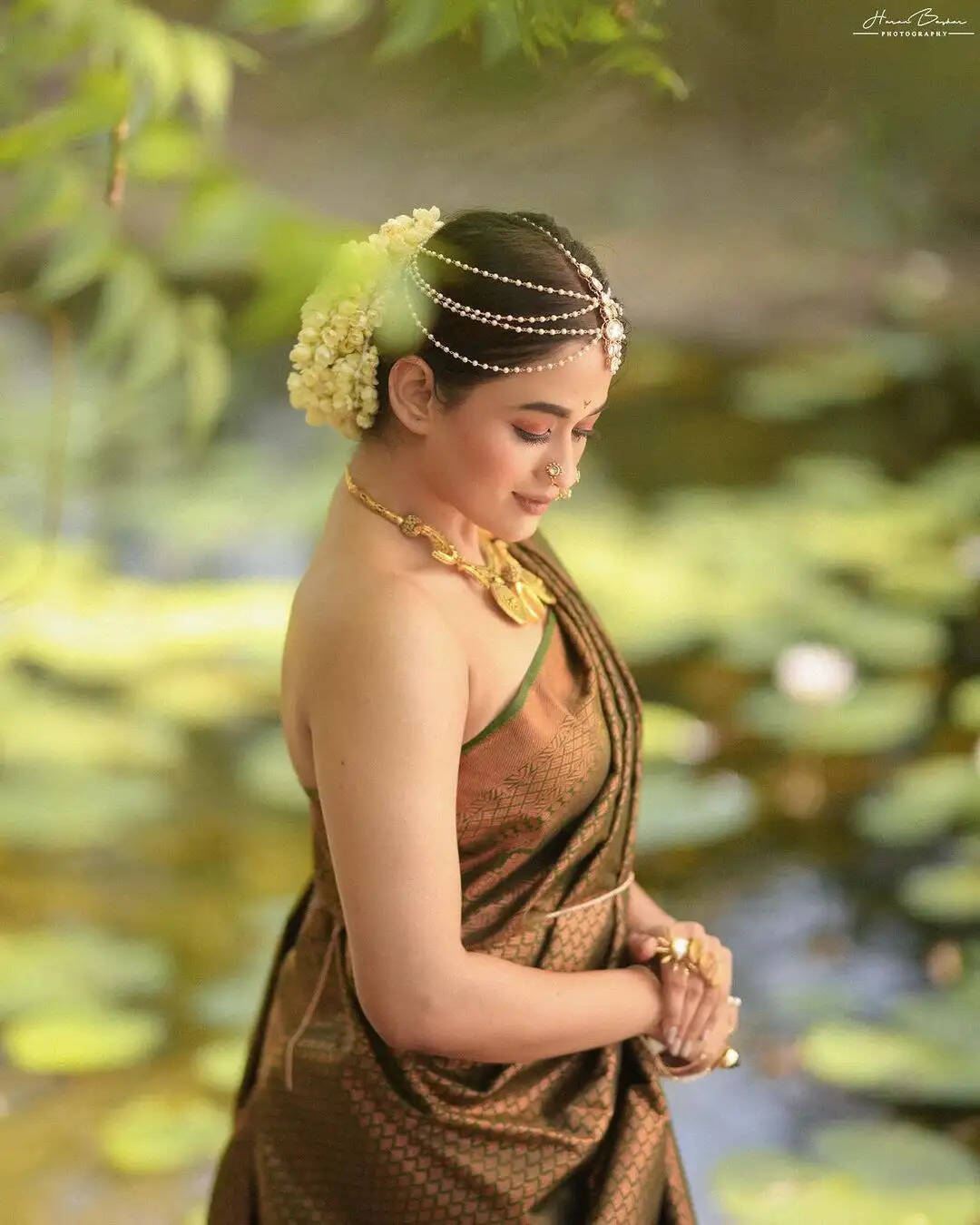 ஜாக்கெட் எங்கேம்மா காணோம்!.. காவியாவை பார்த்து கலாய்த்து தள்ளும் ஃபேன்ஸ்!.. இவங்கதான் இந்திராணியாம்!