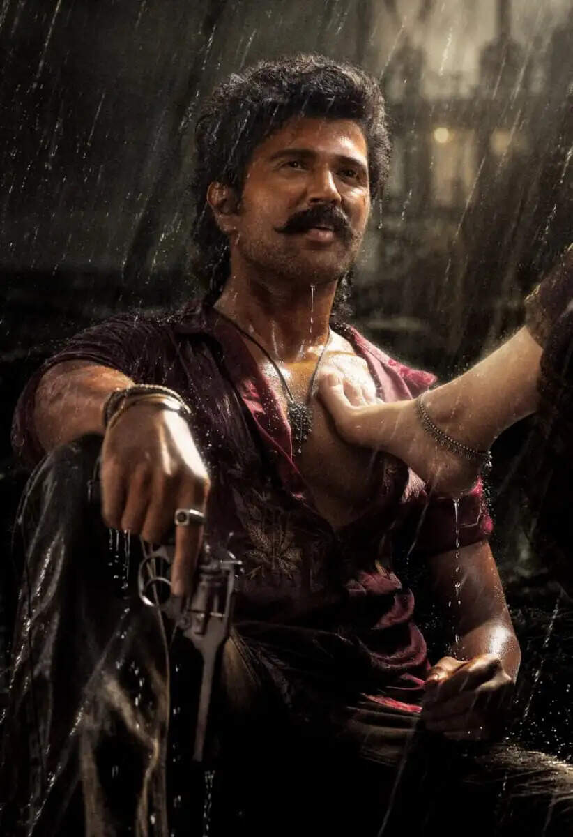 ராஷ்மிகா காண்டாக மாட்டாங்க.. விஜய் தேவரகொண்டா நெஞ்சில் கீர்த்தி சுரேஷ் கால்… பர்த்டே ஸ்பெஷலாம்!