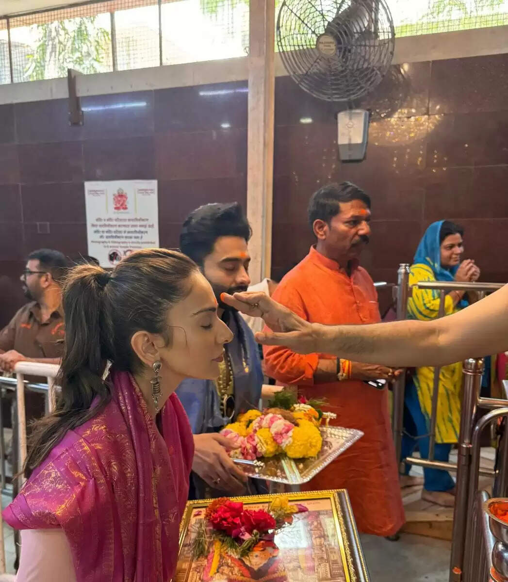 தடபுடலாக நடைபெறும் திருமண ஏற்பாடுகள்.. வருங்கால கணவருடன் ரகுல் ப்ரீத் சிங்! வைரலாகும் புகைப்படம்