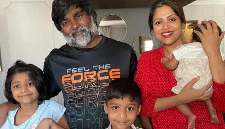 புகைப்படங்களை நீக்கிய கீதாஞ்சலி.. மனைவியை பிரிந்த செல்வராகவன்?!&hellip;.
